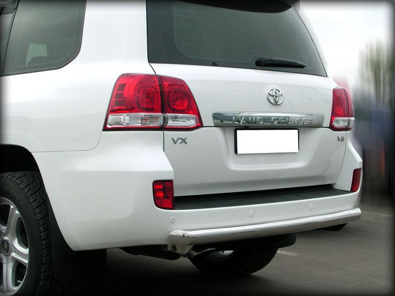 Защита заднего бампера радиусная d76 на Toyota Land Cruiser 200 2015 (Тойота Ленд Крузер 200 2015), Технотек LCN2015_11