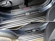 Накладки на пороги (лист зеркальный логотип KIA) 4шт для автомобиля Kia Sorento 2012-