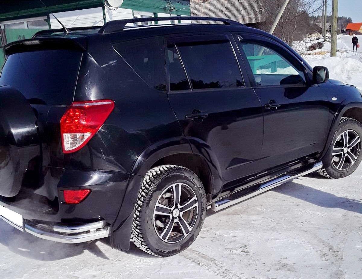 Пороги труба с проступью для автомобиля TOYOTA RAV4 2006 – 2009 арт. TRAV.06.93