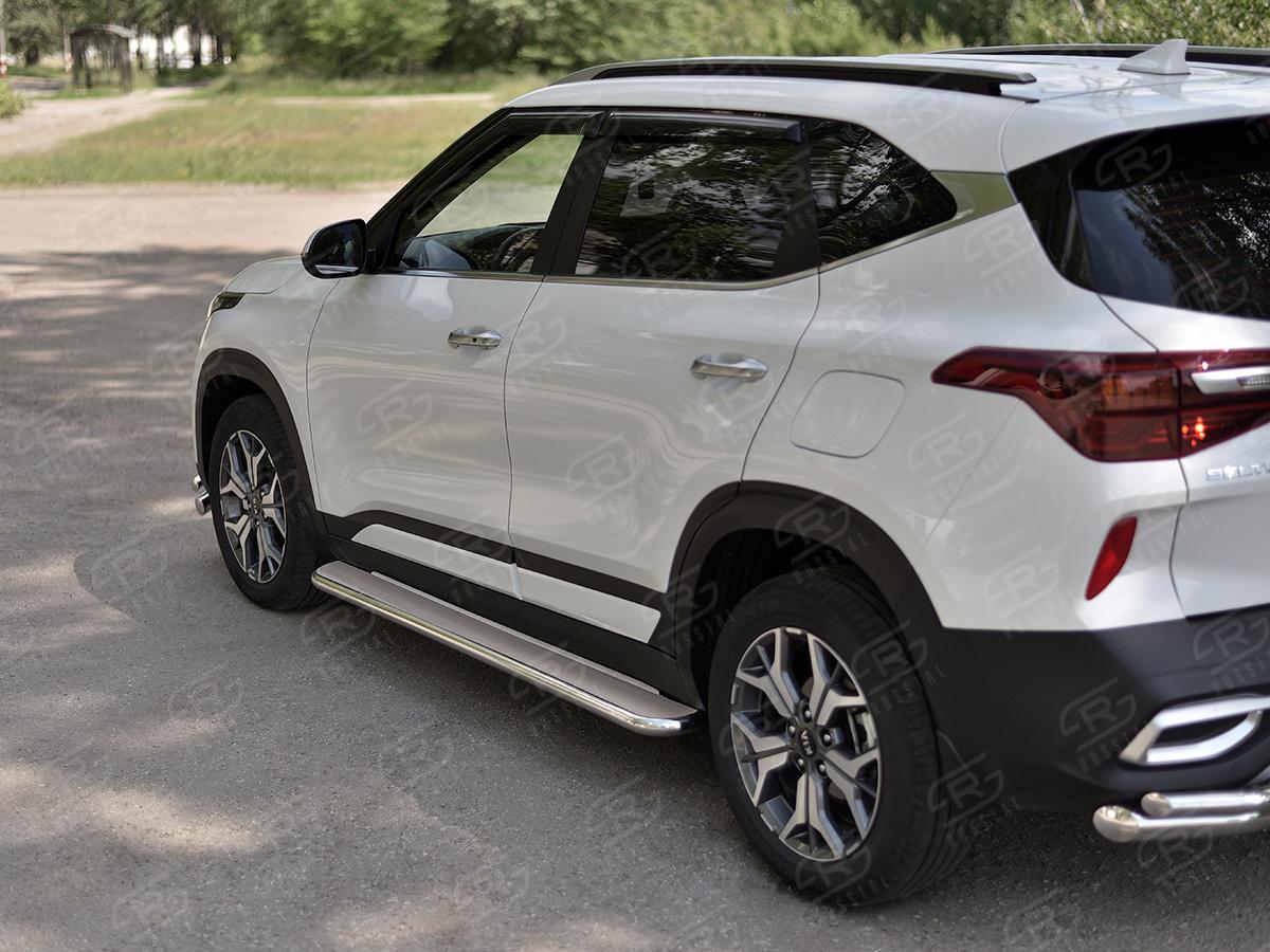 Пороги труба d42 с листом (Лист нерж, проф. нерж) (вариант 3) KSLL-0034173 для автомобиля Kia Seltos 2019-, Slitkoff