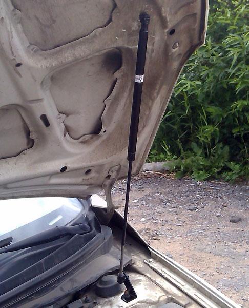 Упор капота Kia Cerato II, Autoinnovation upr-10-04