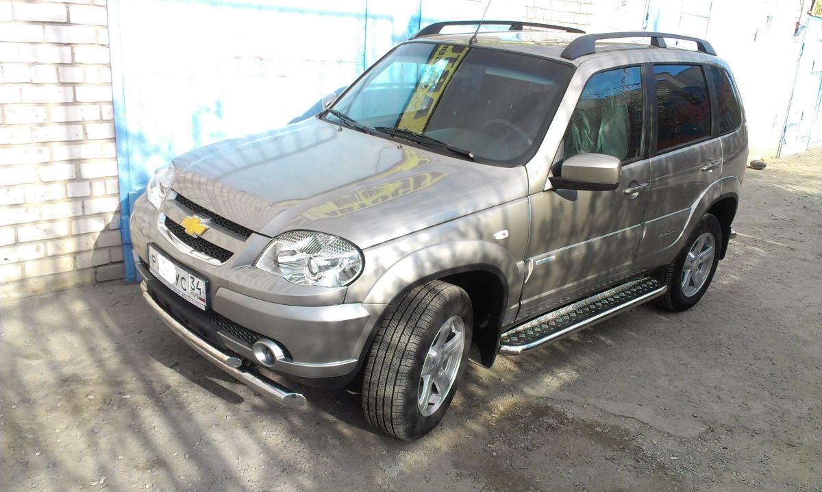 Пороги с накладным листом для автомобиля CHEVROLET Niva 2010. CVNV.10.41, Россия