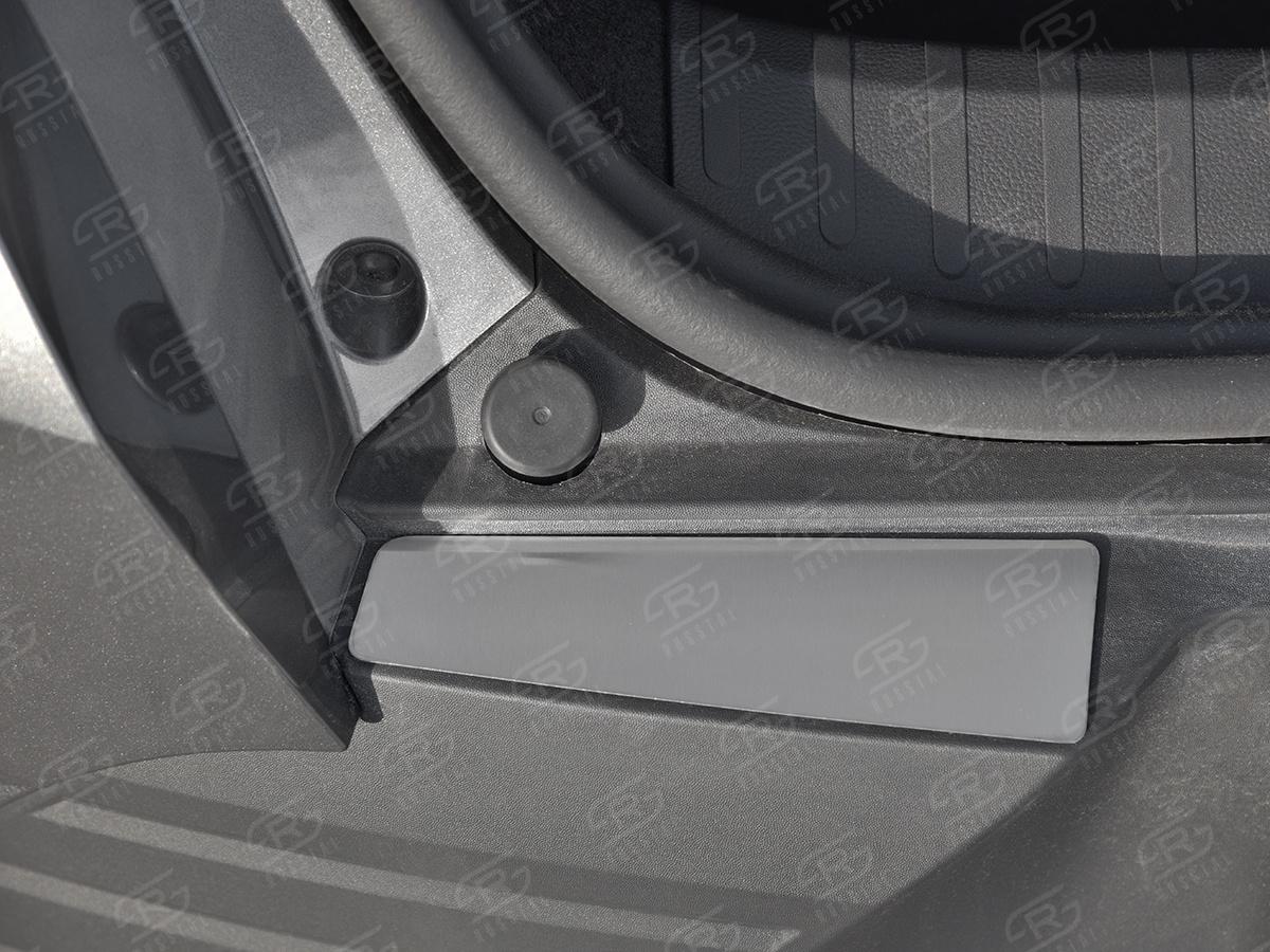 Накладка на задний бампер (лист нерж шлифованный) для автомобиля Renault Renault Arkana арт. RARN-003325