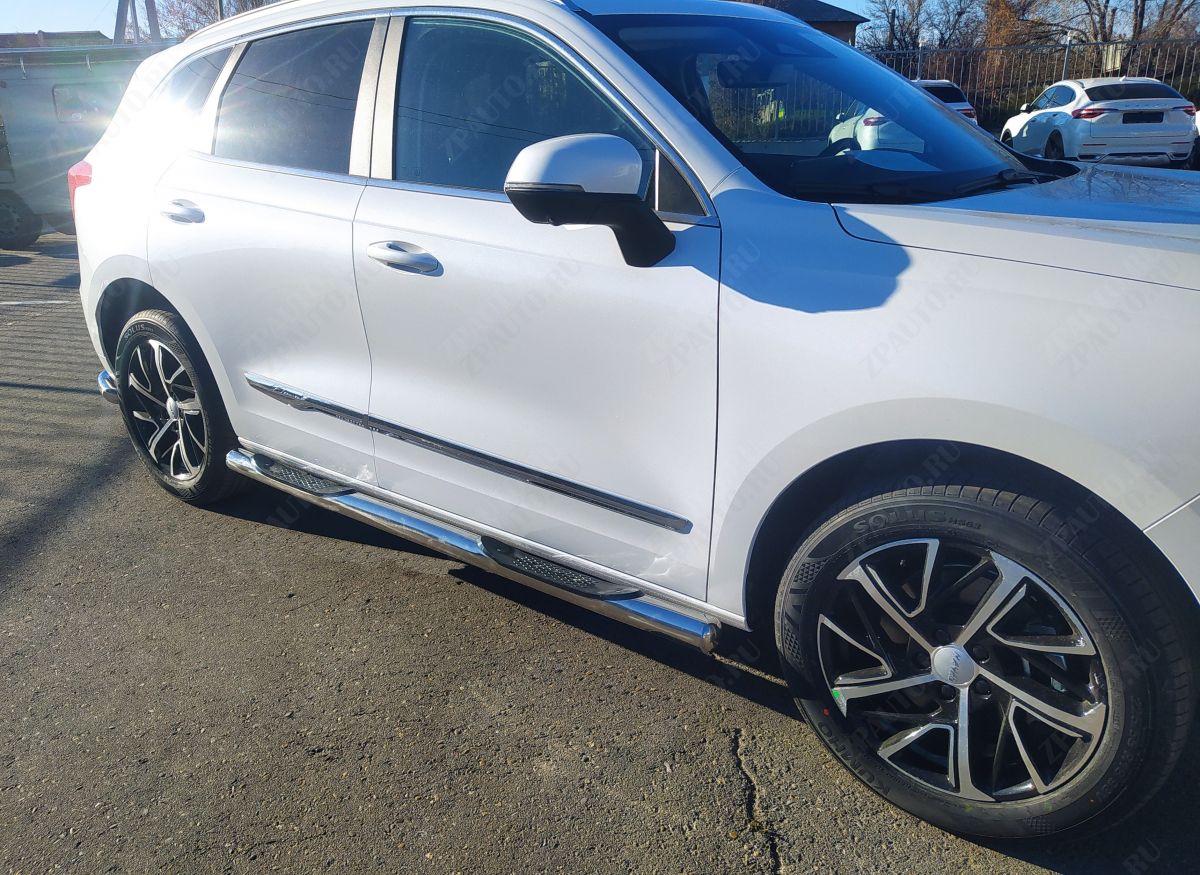 Пороги труба с проступью для автомобиля Haval Jolion 2024 арт. HVJ.24.93