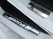 Накладки на пороги (лист зеркальный надпись Mazda) для автомобиля Mazda 6 2015-