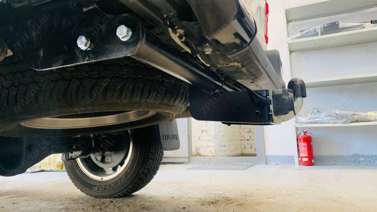 ТСУ для TOYOTA HILUX (4WD) 2015-… тип шара FC Leader T121-FC