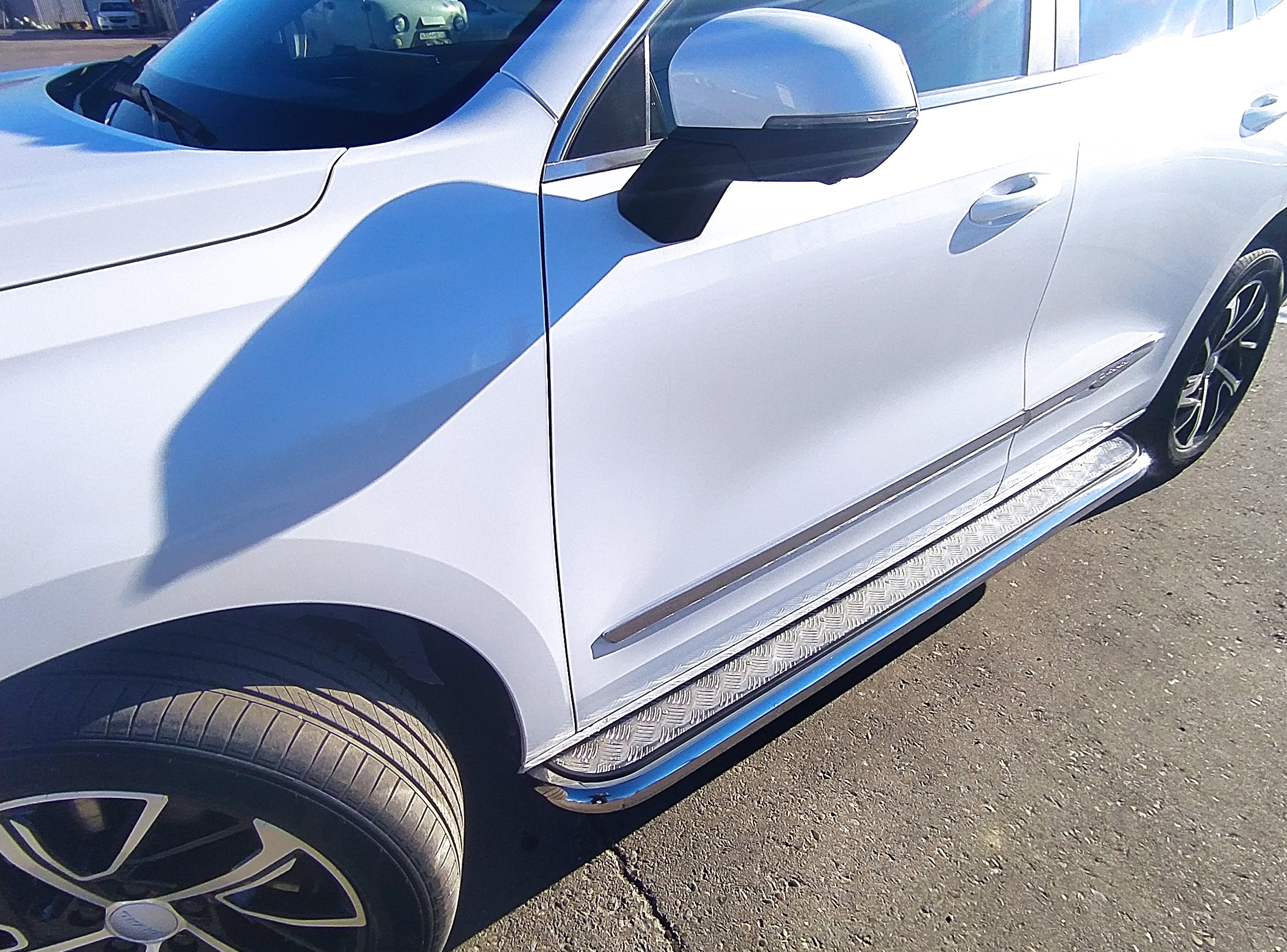 Пороги с накладным листом для автомобиля HAVAL Jolion 2021 арт. HVJ.21.41