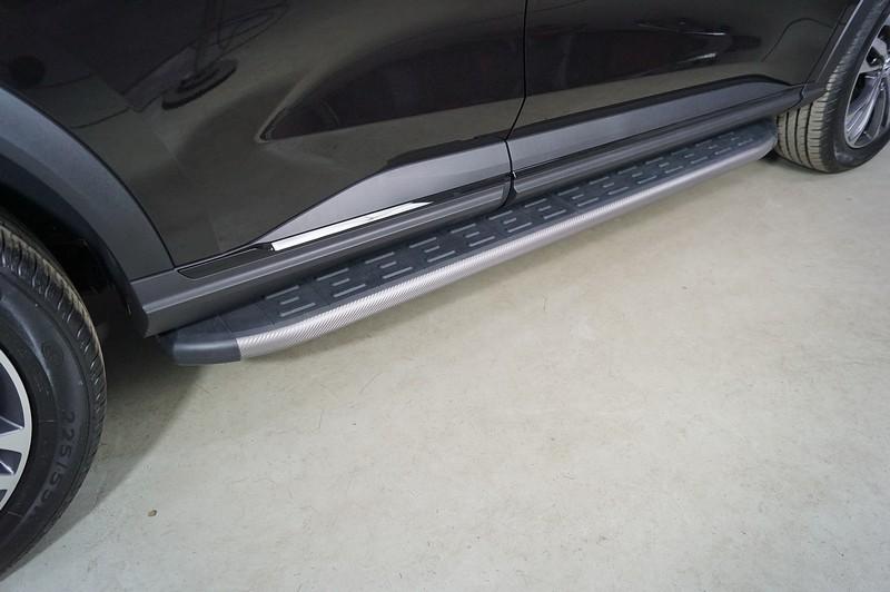 Пороги алюминиевые с пластиковой накладкой (карбон серые) 1720 мм для автомобиля HAVAL F7X (2.0L 4WD) 2022-,TCC Тюнинг ,арт. HAVF7X22-23GR