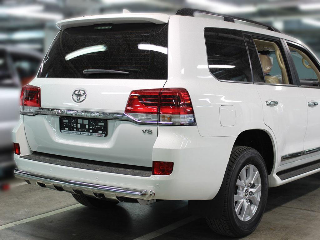 Защита заднего бампера радиусная d76 с доп.накладками на Toyota Land Cruiser 200 2015 (Тойота Ленд Крузер 200 2015), Технотек LCN2015_11.1