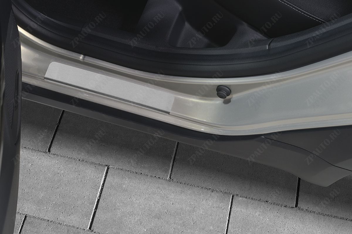 LADA VESTA SW CROSS 2015- Накладки на пороги RUSSTAL (нерж., шлиф) LDVSSW17-02