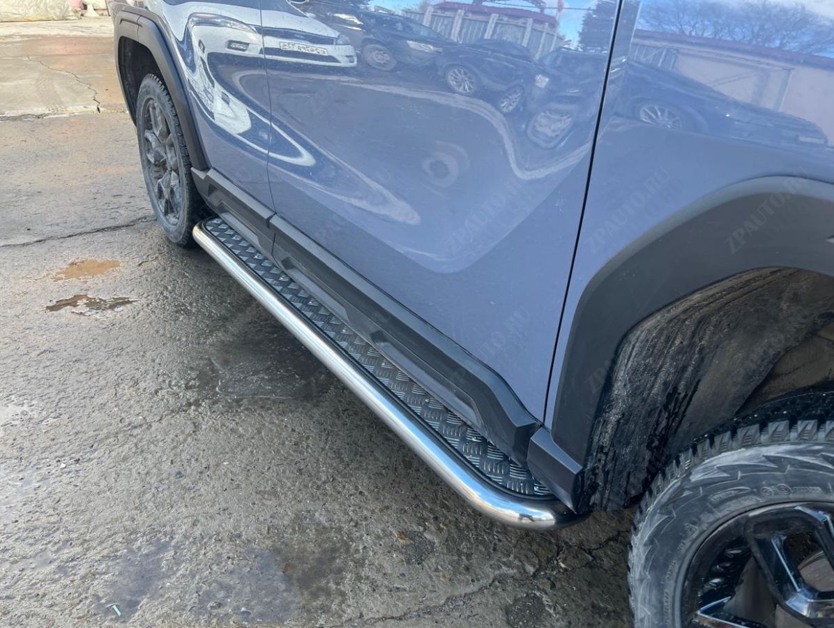 Пороги с накладным листом для автомобиля HAVAL H3 2024 арт. HVH3.24.41