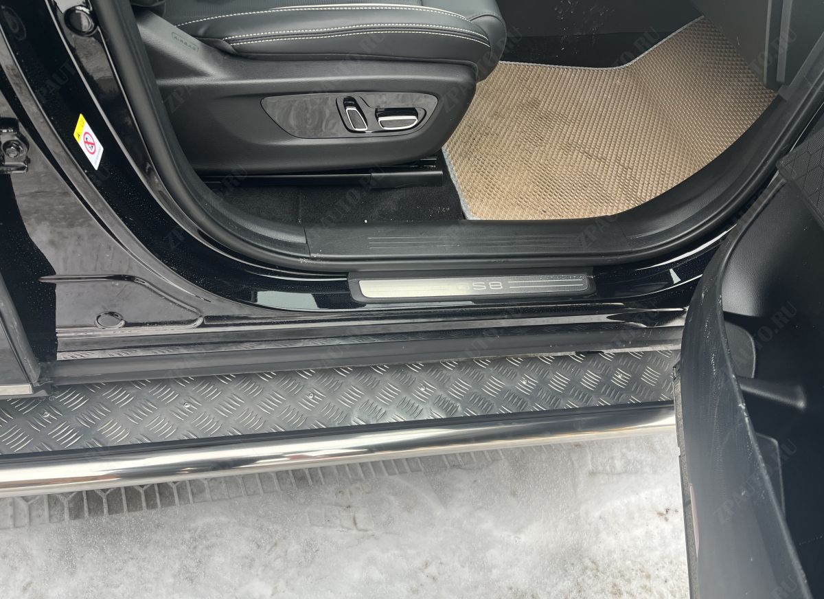 Пороги с накладным листом для автомобиля GAC GS8 2023 арт. GAC.GS8.23.41