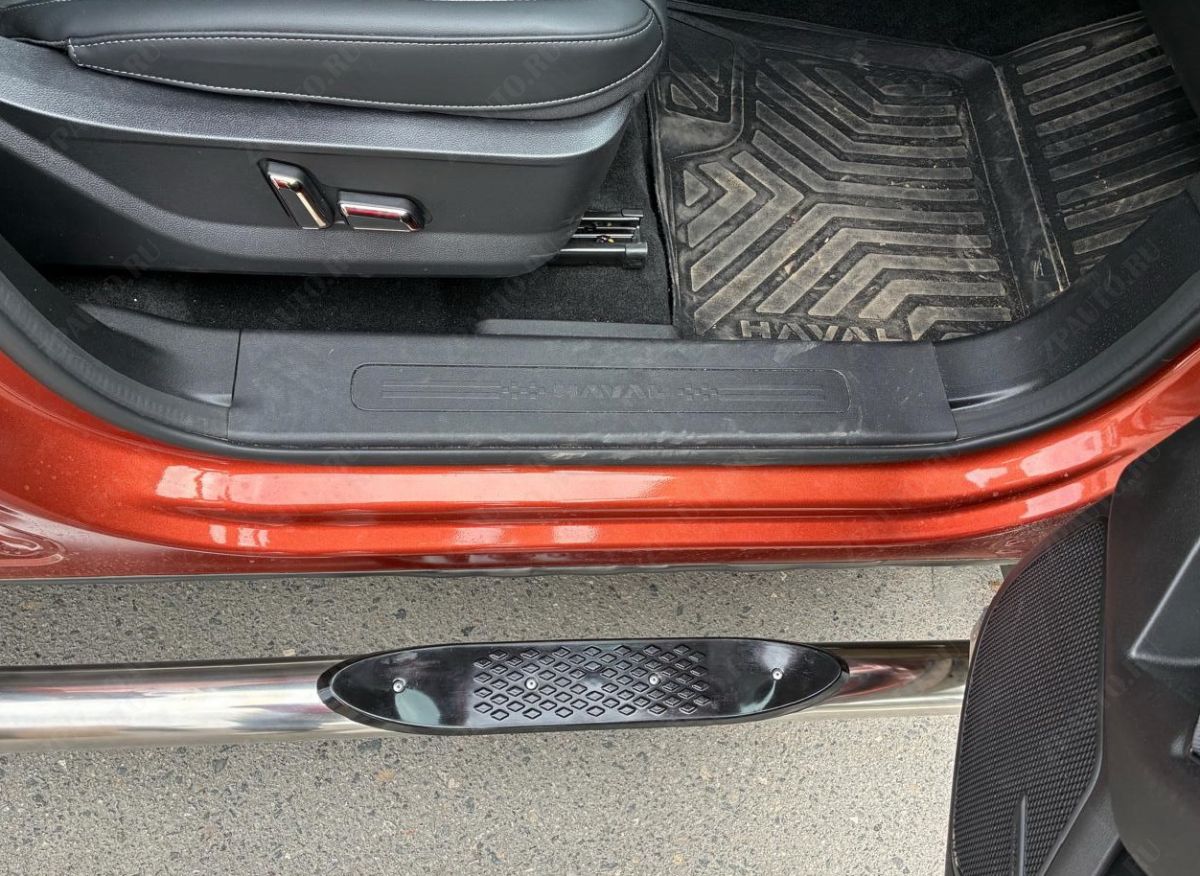 Пороги труба с проступью для автомобиля Haval H7 2025 арт. HVH7.25.93