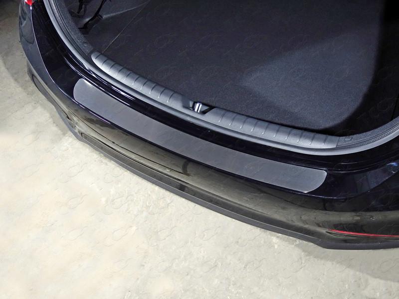 Накладка на задний бампер (лист шлифованный) для автомобиля Hyundai Accent 2017-