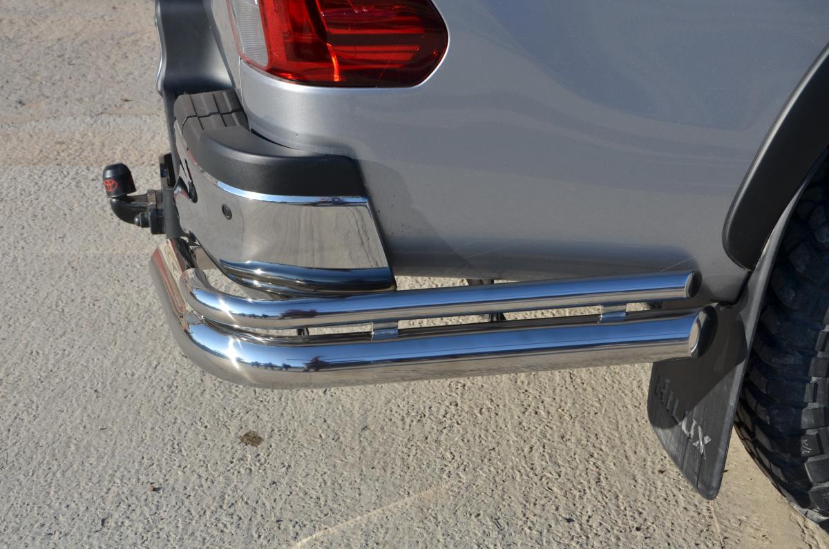 Защита заднего бампера угловая для автомобиля TOYOTA Hilux  2015, Россия THL.15.20