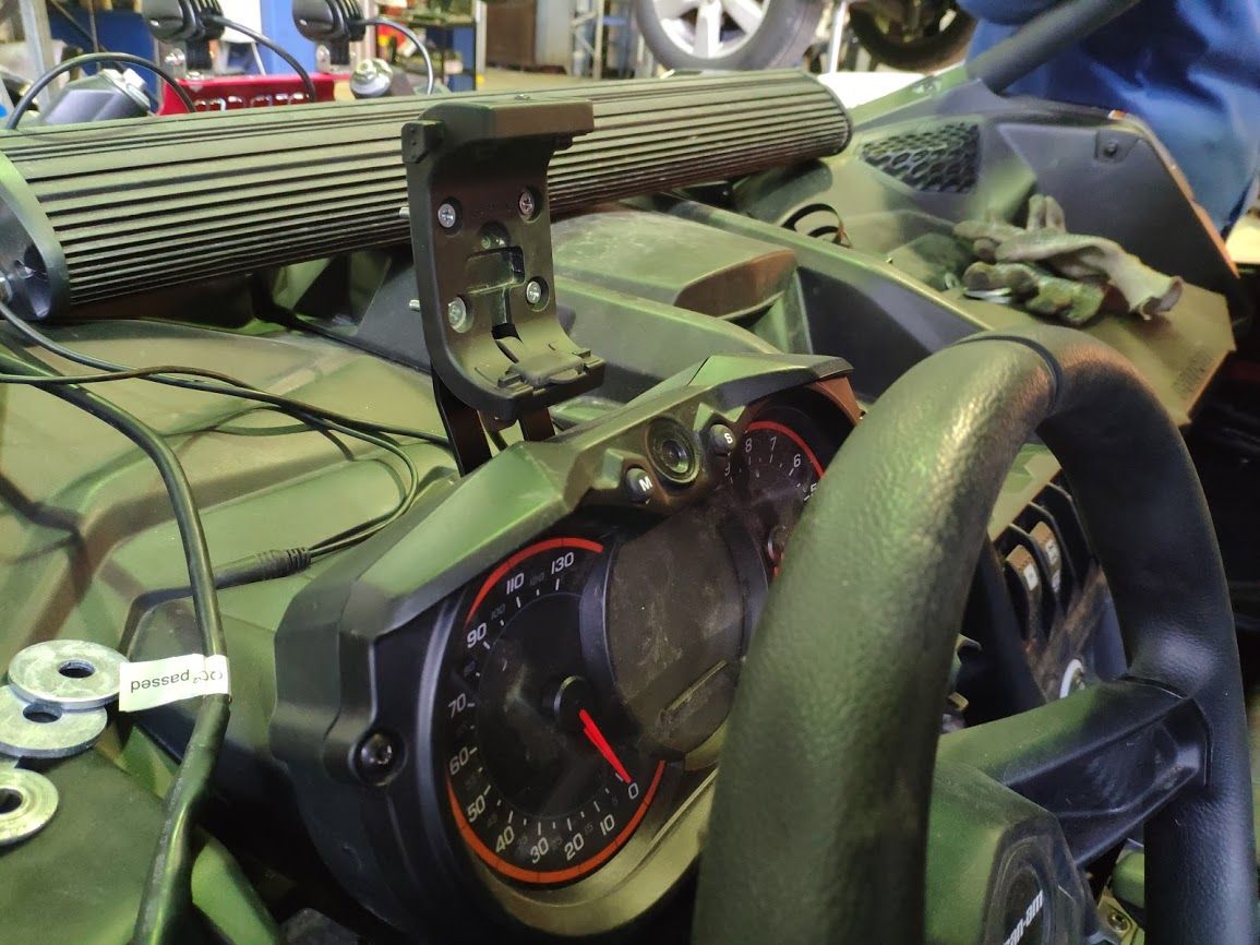 Кронштейн навигатора для CAN-AM Maverick X3 2017-, сталь 2,5 мм, STORM, арт. MP 0482