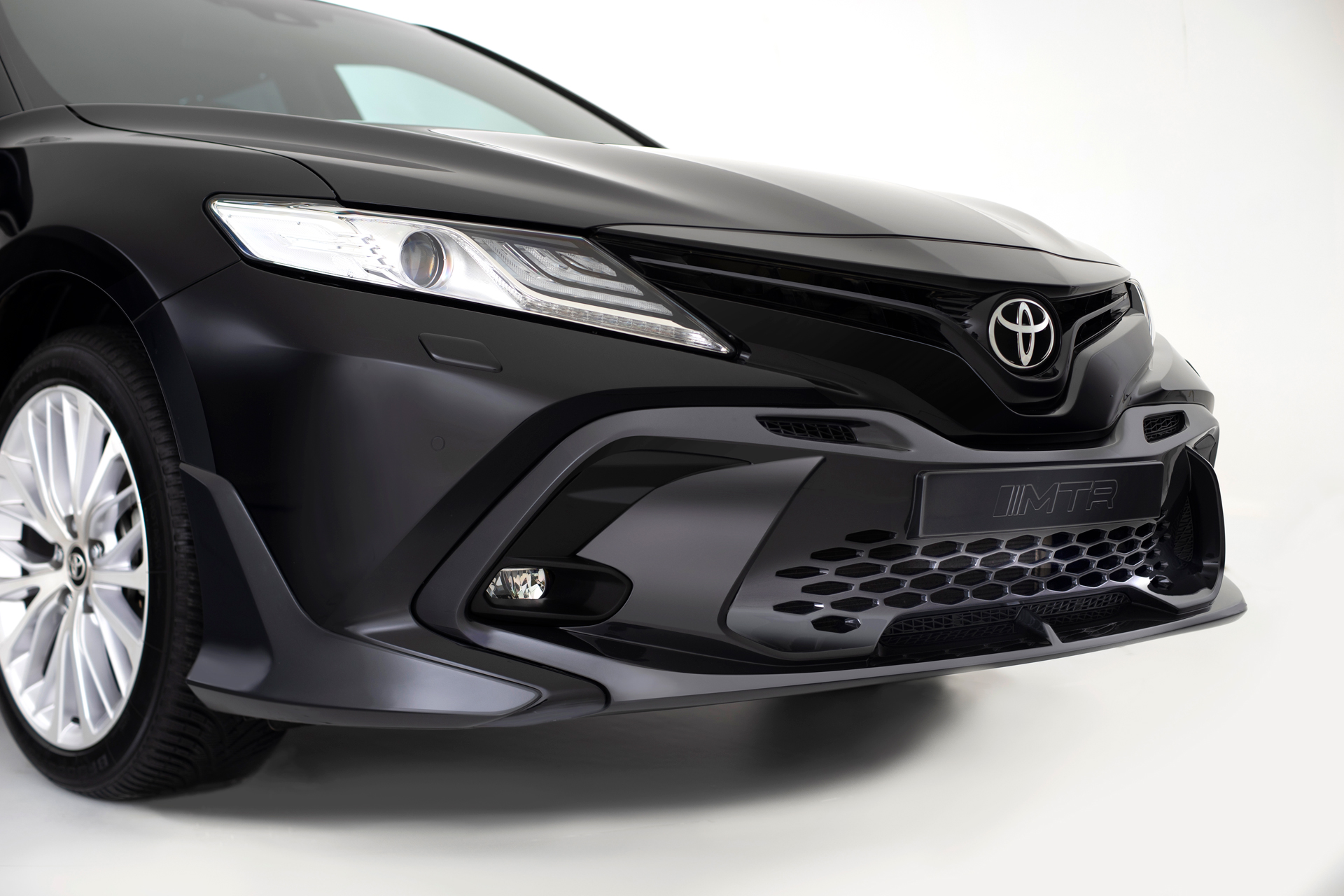 Комплект в сборе для переднего бампера Toyota Camry 2017—2021 2017-2021, MTR, арт. MTR-V70-180432