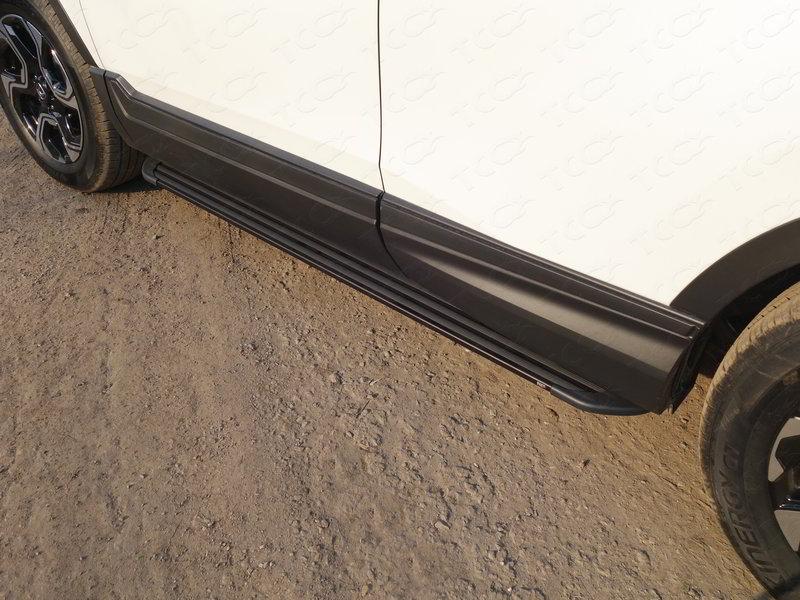 Пороги алюминиевые "Slim Line Black" 1720 мм для автомобиля Honda CR-V 2017-, TCC Тюнинг HONCRV17-26B