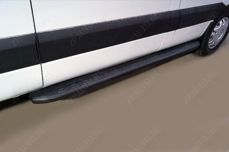 Порог алюминиевый с пластиковой накладкой (карбон черные) 2020 мм (правый) Sollers Atlant (L2H1)2023- арт. SOLAT23-03BL