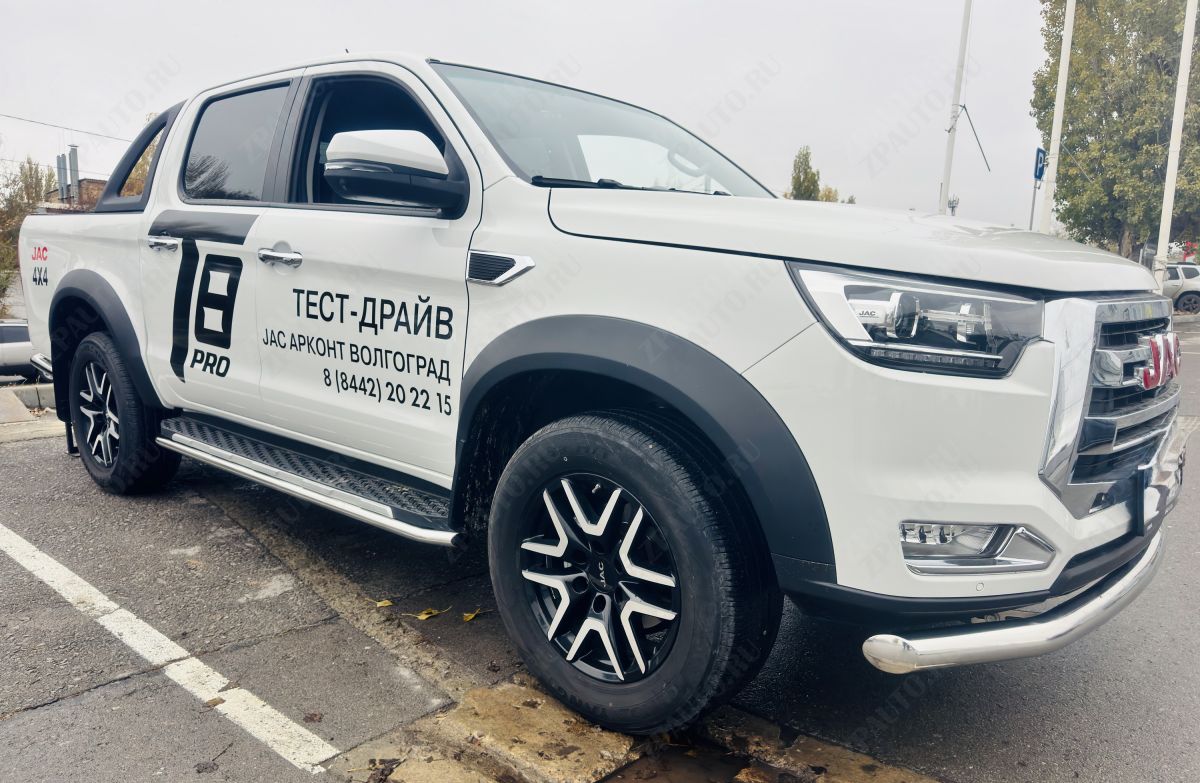 Защита штатного порога труба для автомобиля JAC  T8 Pro 2020 арт. JAC.T8P.20.32
