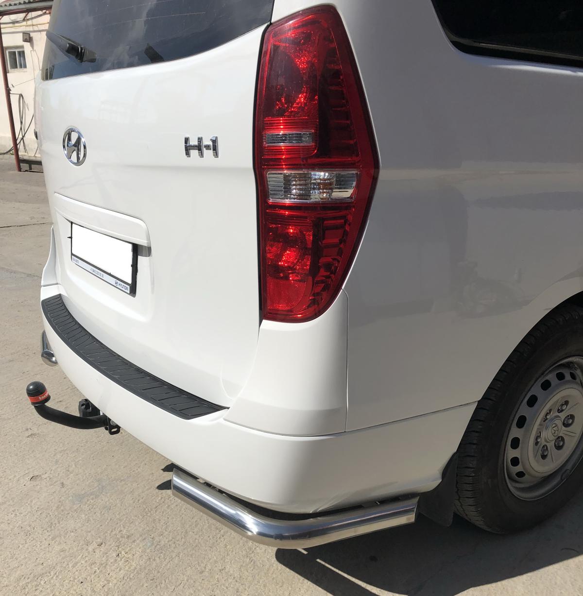Защита заднего бампера угловая для автомобиля HYUNDAI H-1 Grand Starex 2015-2018 арт. HYGS.15.17