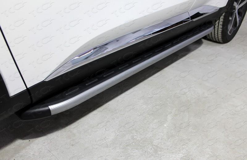 Пороги алюминиевые с пластиковой накладкой (карбон серебро) 1720 мм для автомобиля HAVAL F7 2019- (1,5 л., 4WD) TCC Тюнинг арт. HAVF719-34SL