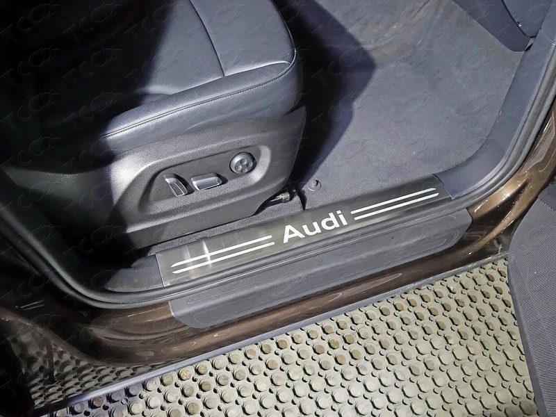 Накладки на пластиковые пороги (лист шлифованный надпись audi) для автомобиля Audi Q5 2008-2016