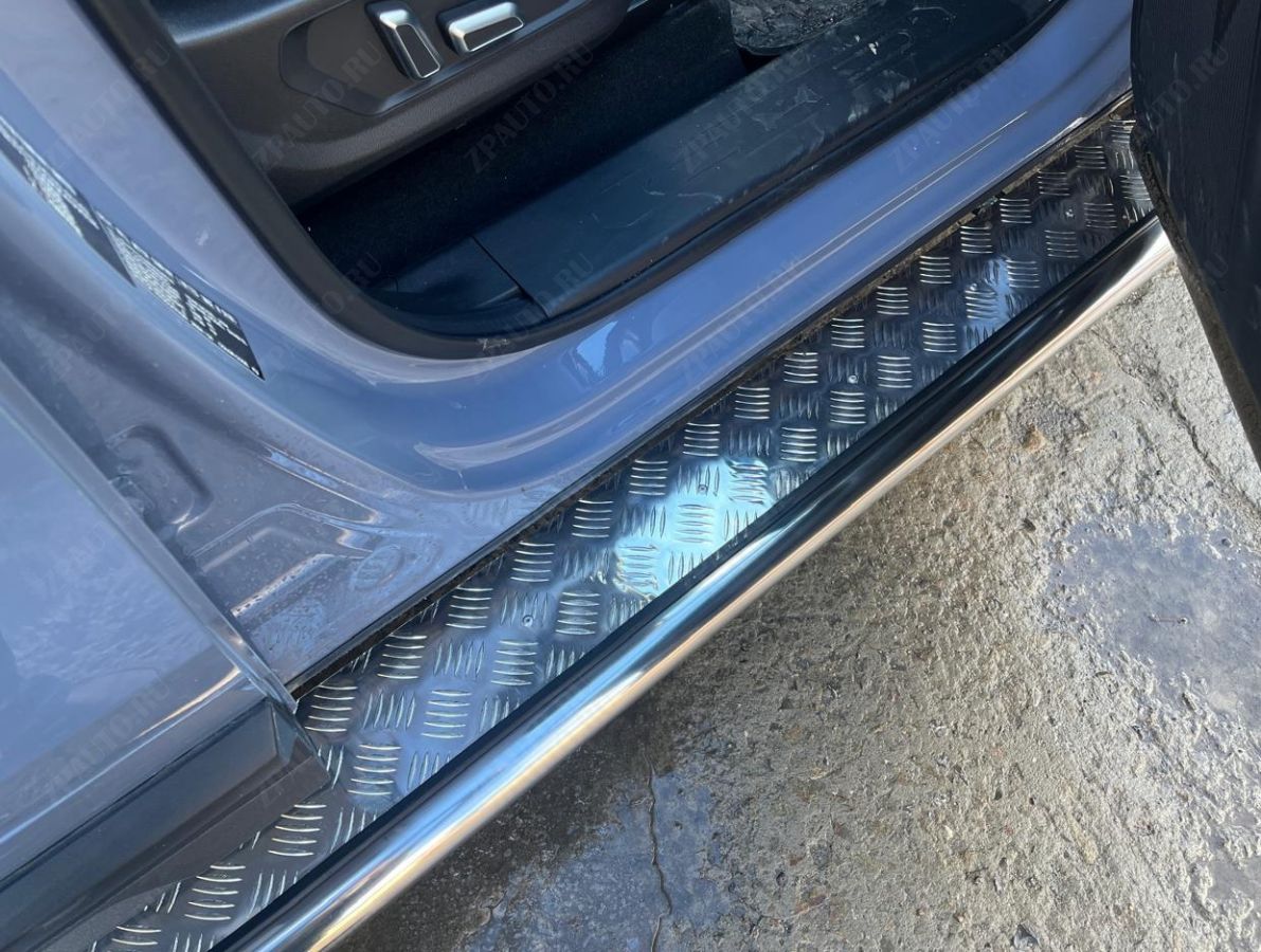 Пороги с накладным листом для автомобиля HAVAL H3 2024 арт. HVH3.24.41