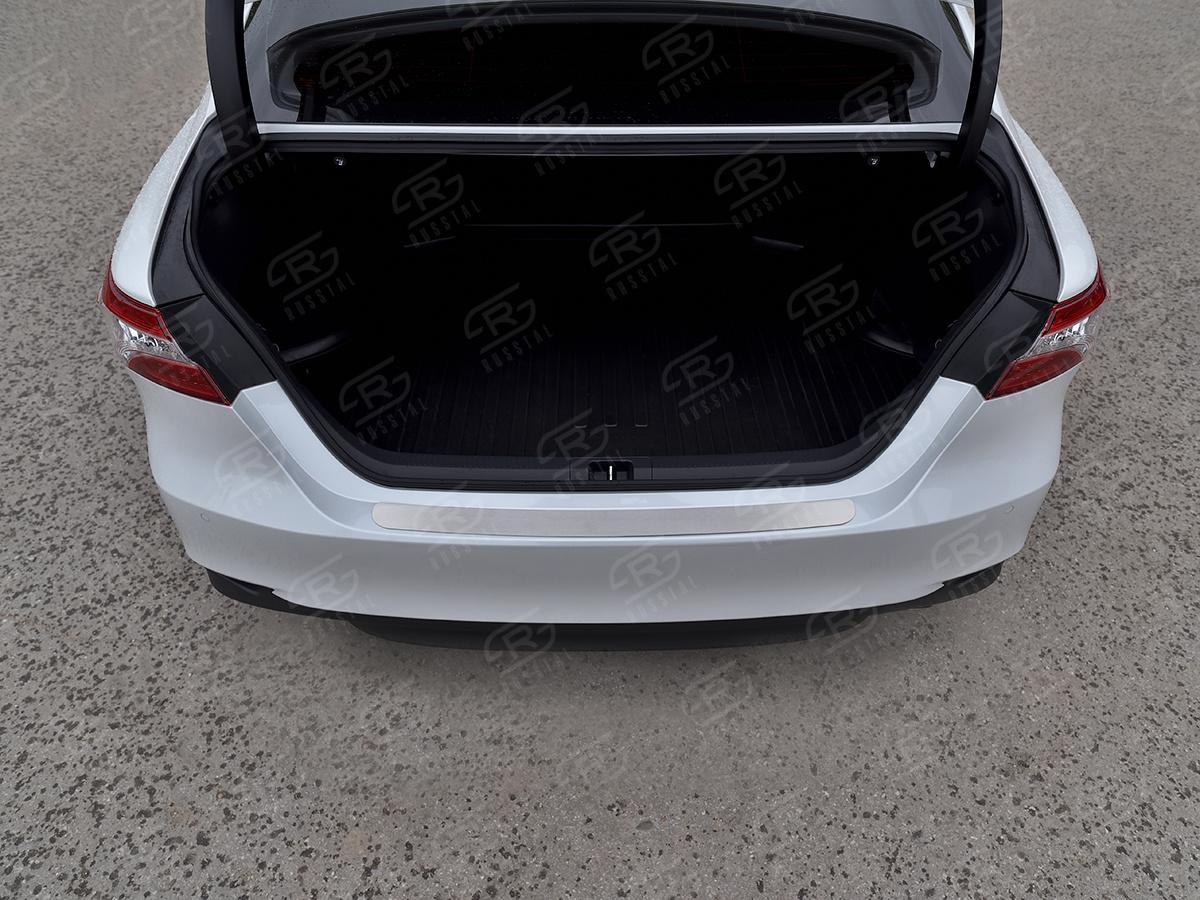 TOYOTA CAMRY 2018- Накладка на задний бампер RUSSTAL (нерж., шлиф) TCAMN-003470