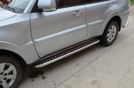 Пороги с накладным листом для автомобиля MITSUBISHI Pajero4 2006-2017, Россия MSP4.06.43