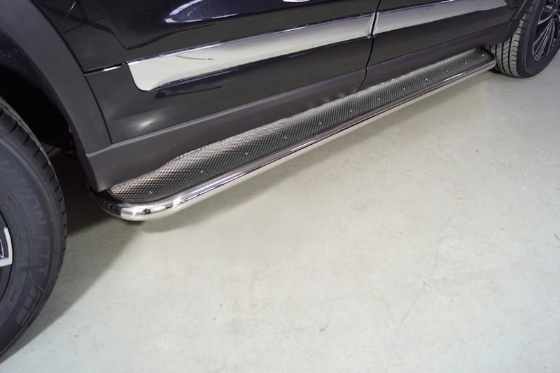 Пороги с площадкой (нерж. лист) 42,4 мм для автомобиля Chery Tiggo 8 pro 2021 TCC Тюнинг арт. CHERTIG8P21-20