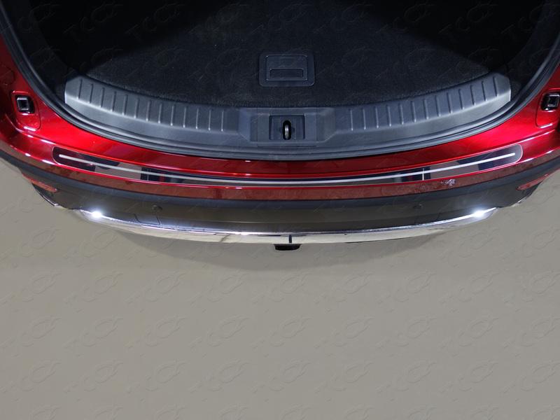 Накладка на задний бампер (лист зеркальный с полосой) для автомобиля Mazda CX-9 2017-