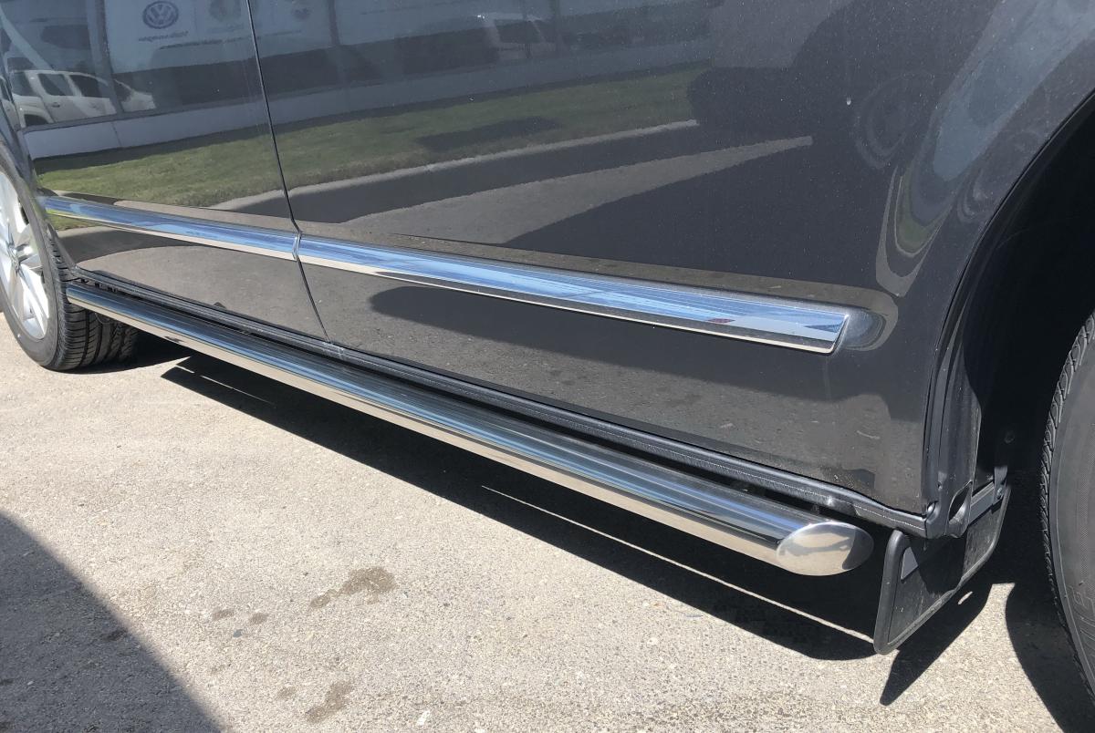 Защита штатного порога труба для автомобиля VOLKSWAGEN T6.1 2020 арт. VWT.1.20.32