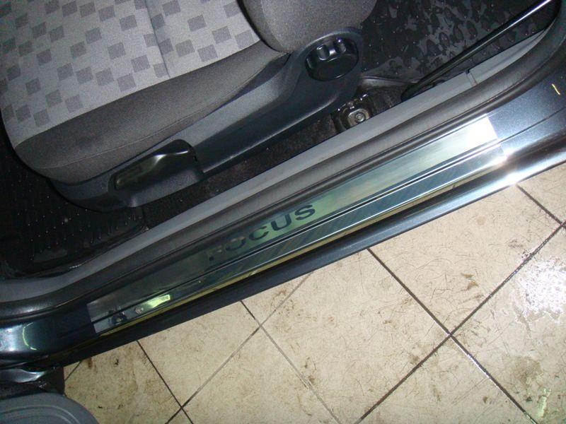 Накладки на внутренние пороги с логотипом для Ford Focus III 4D 2011, Союз-96 FFOC.31.3641