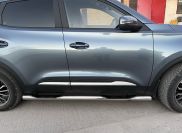 Пороги труба с проступью для автомобиля Chery Tiggo 4 2024 Рестайлинг арт. CHTGR.4.24.93