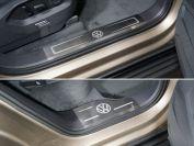 Накладки на пластиковые пороги (лист шлифованные логотип VW) 4шт для автомобиля Volkswagen Touareg 2018-