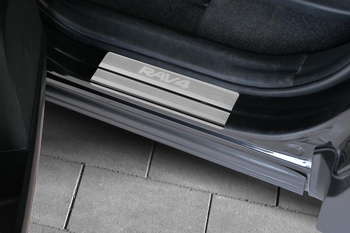 Накладки на пороги RUSSTAL (нерж., шлиф., надпись)  TR4Z15-03 для TOYOTA RAV4 2015-2019
