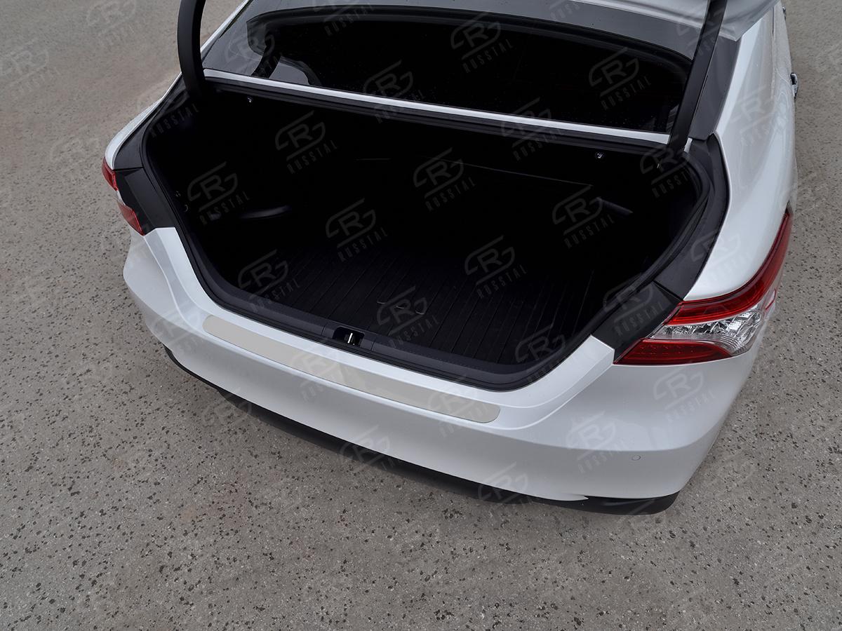 TOYOTA CAMRY 2018-  Накладка на задний бампер RUSSTAL (нерж., зеркало) TCAMN-003469
