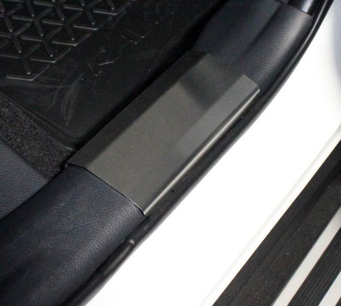 Накладки на пластиковые пороги (лист шлифованный) 4 шт для автомобиля Toyota Toyota RAV4 2019 арт. TOYRAV19-02