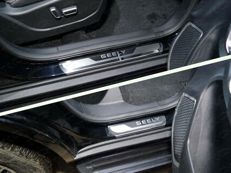 Накладки на пороги (лист зеркальный надпись Geely) 4шт для автомобиля Geely Emgrand X7 2018-