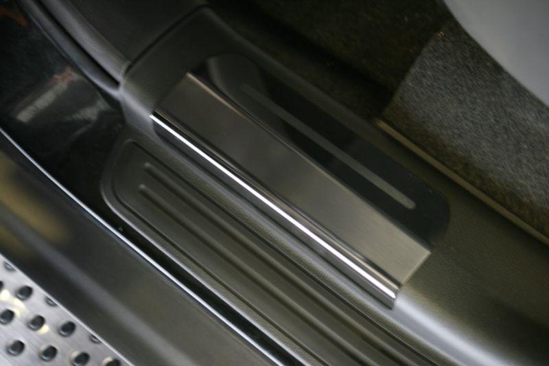 Накладки на внутренние пороги с логотипом на пластик для Chevrolet Captiva 2007, Союз-96 CCAP.31.3079