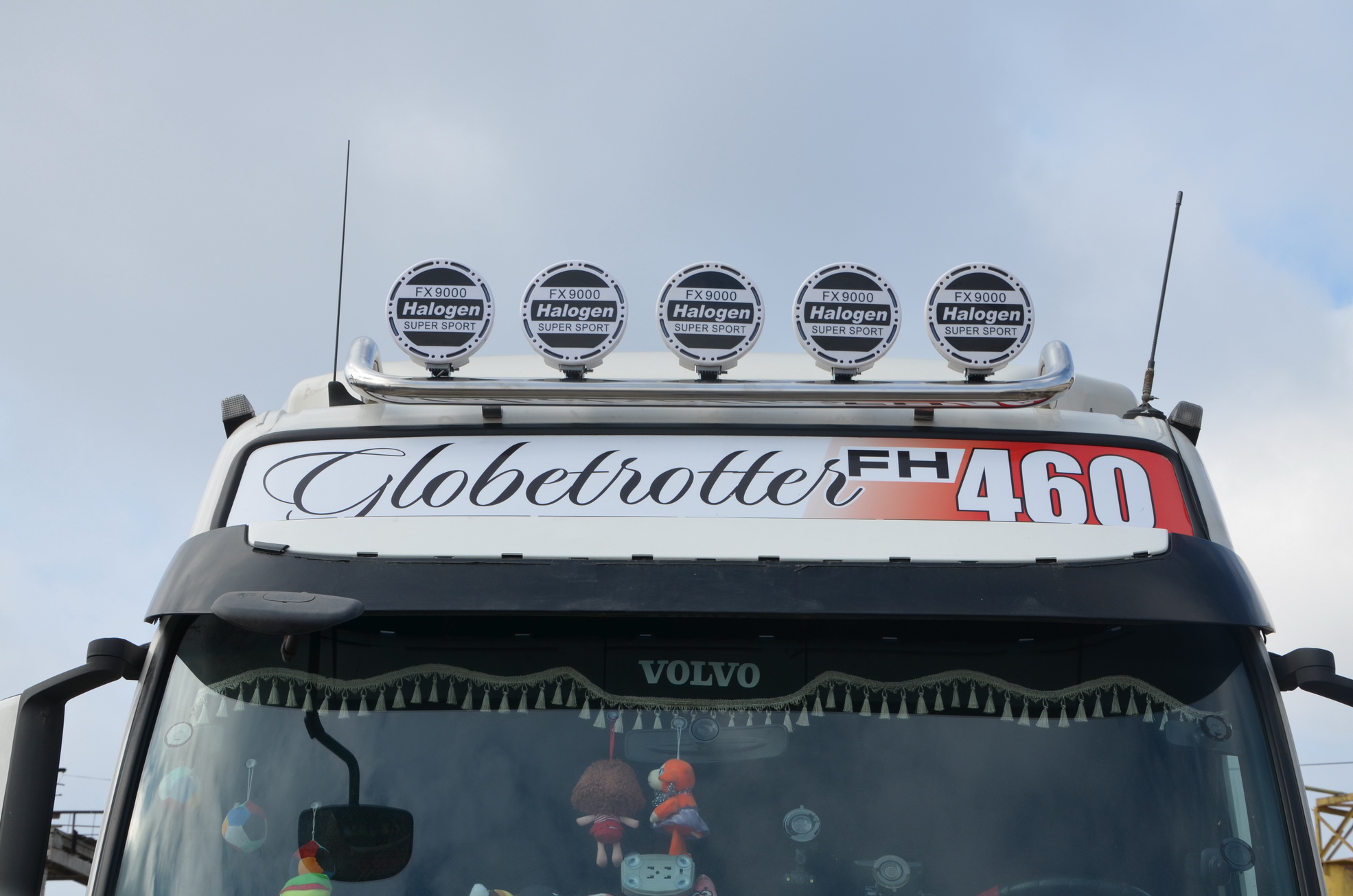 Люстра верхняя для автомобиля VOLVO Седельный Тягач FH, Россия VT.1-1