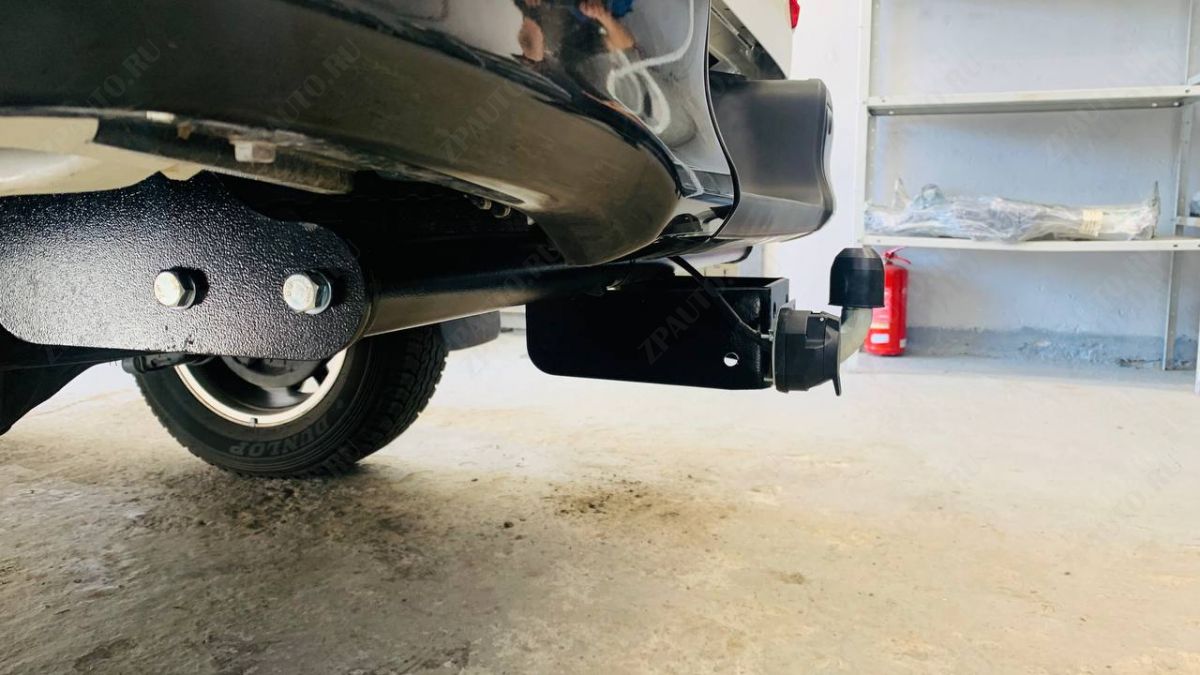 ТСУ для TOYOTA HILUX (4WD) 2015-… тип шара FC Leader T121-FC