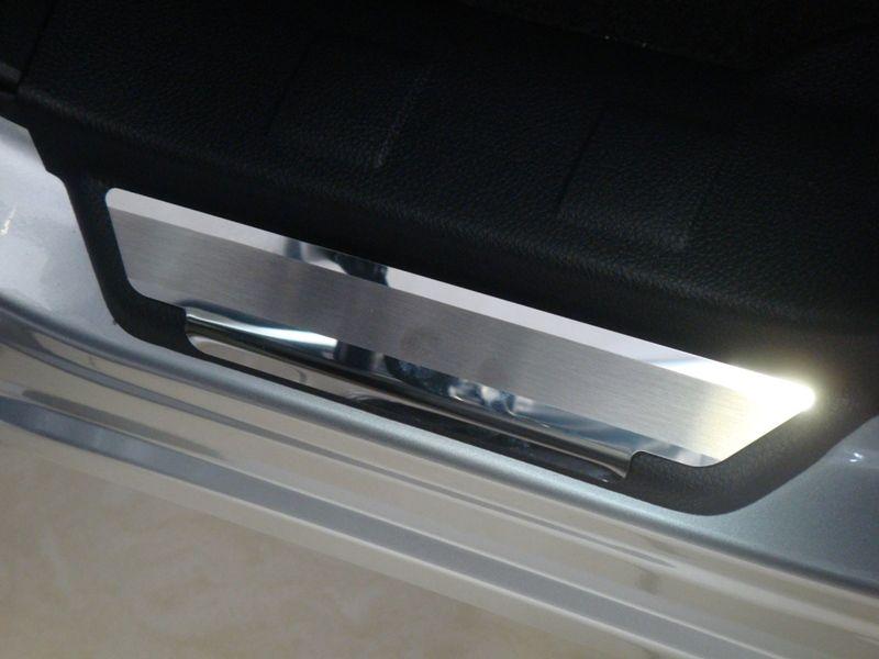 Накладки на внутренние пороги с логотипом на пластик для Nissan X-Trail 2007-12/2010, Союз-96 NXTR.31.3064