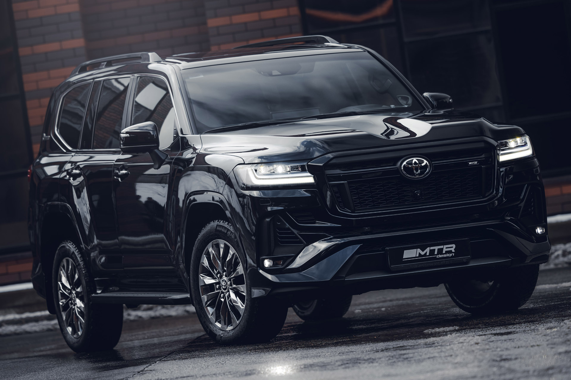 Комплект бамперов в сборе с задней частью выхл сист и насадками для Toyota LC 300 70th Anniversary, 3.3 дизель 2021-, MTR, арт. MTR-J300-21001 / MTR-J300-21004