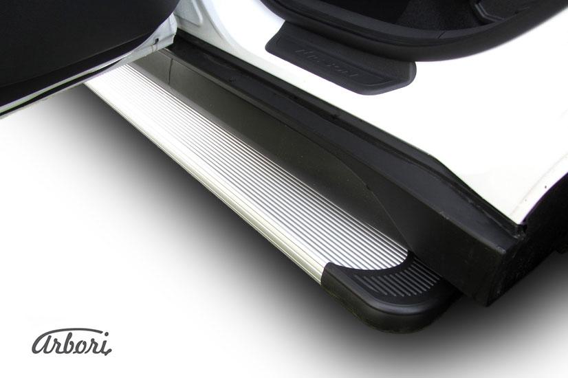 Пороги-подножки алюминиевые Arbori Optima Silver серебристые на Hyundai Tucson 2015, артикул AFZDAALHT4WD1502, Arbori (Россия)