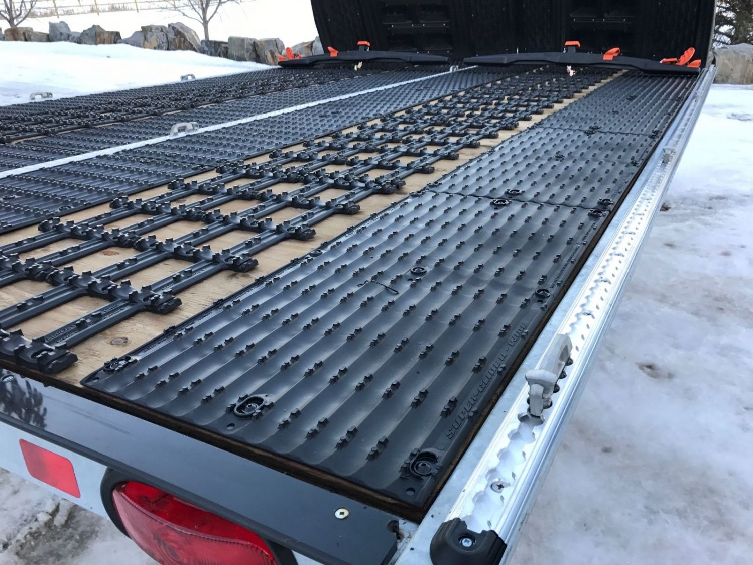 Пластиковая нескользящая сетка для прицепа, STORM, арт. Super-TractionGrid