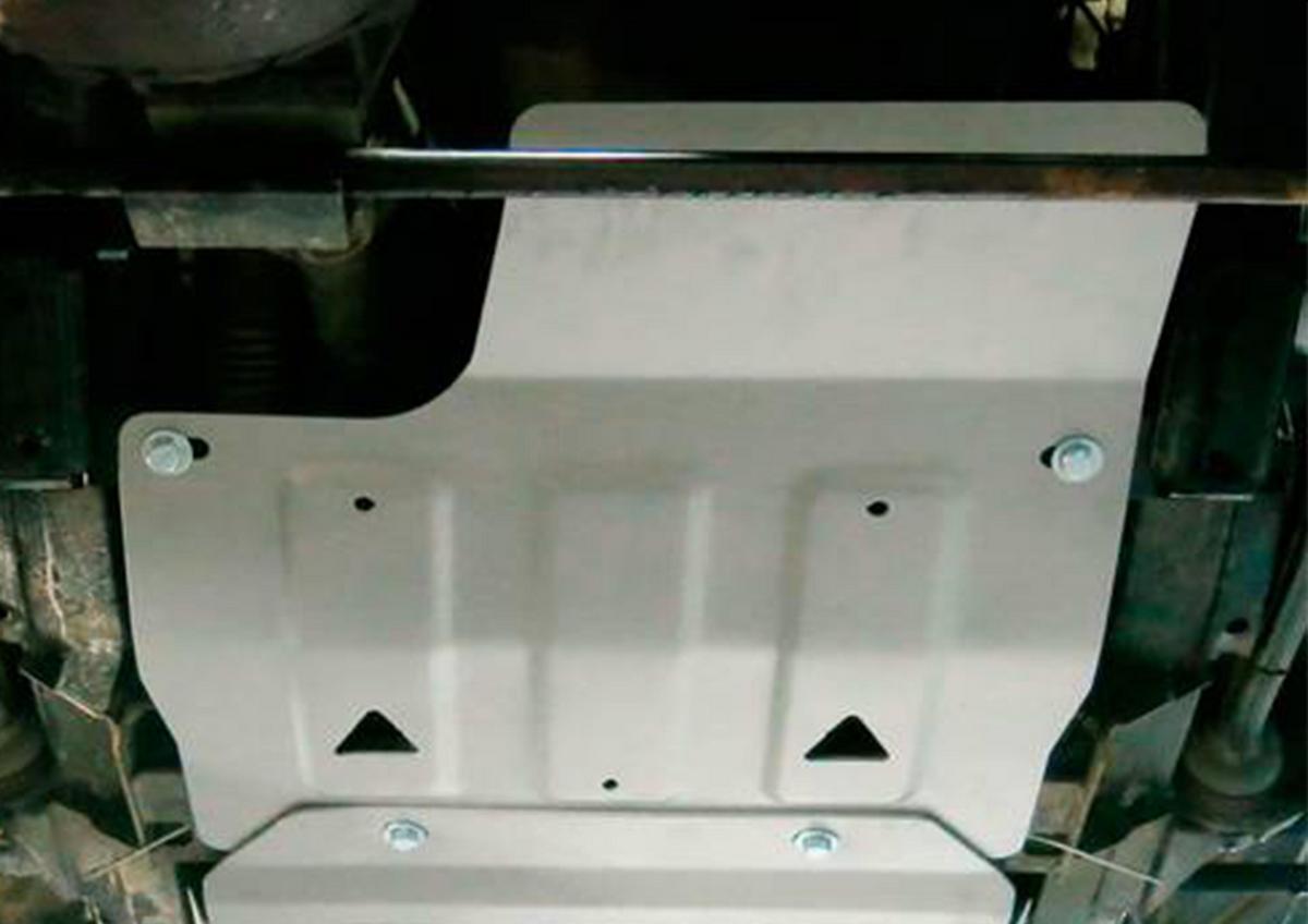 Защита КПП Rival для Land Rover Defender 90/110 рестайлинг 2007-2016, штампованная, алюминий 6 мм, с крепежом, 2333.3111.1.6