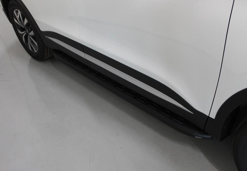 Пороги алюминиевые с пластиковой накладкой (карбон черные) 1720 мм для автомобиля Chery Tiggo 7 PRO 2020 арт. CHERTIG7P20-31BL