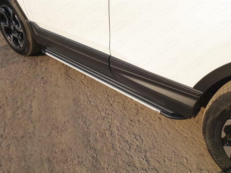 Пороги алюминиевые "Slim Line Silver" 1720 мм для автомобиля Honda CR-V 2017-, TCC Тюнинг HONCRV17-26S